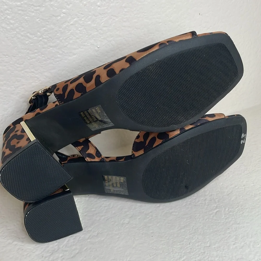 NWOT Jones New York Satin Leopard Print Slingback Heels 6.5
